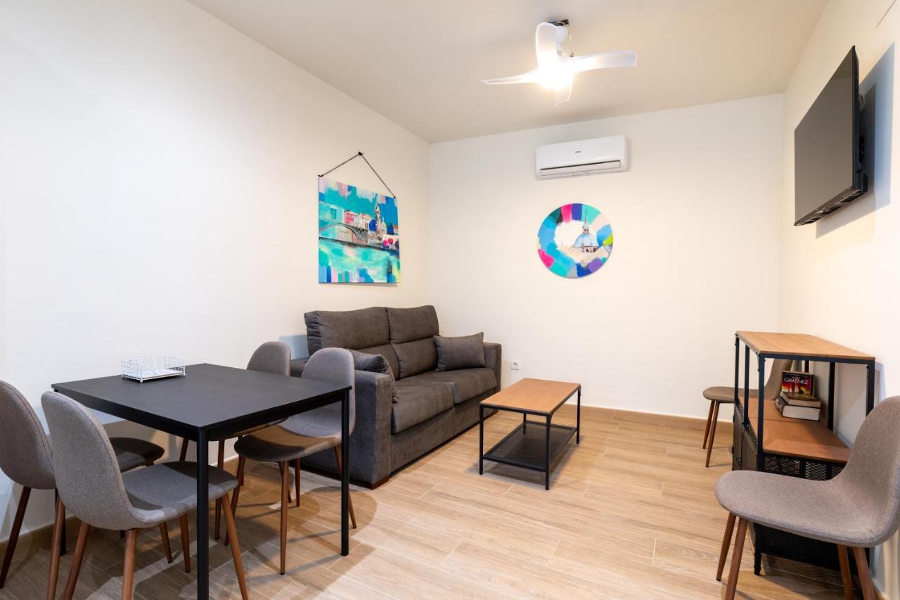 Apartamentos Cervantes 17 Seville Luaran gambar