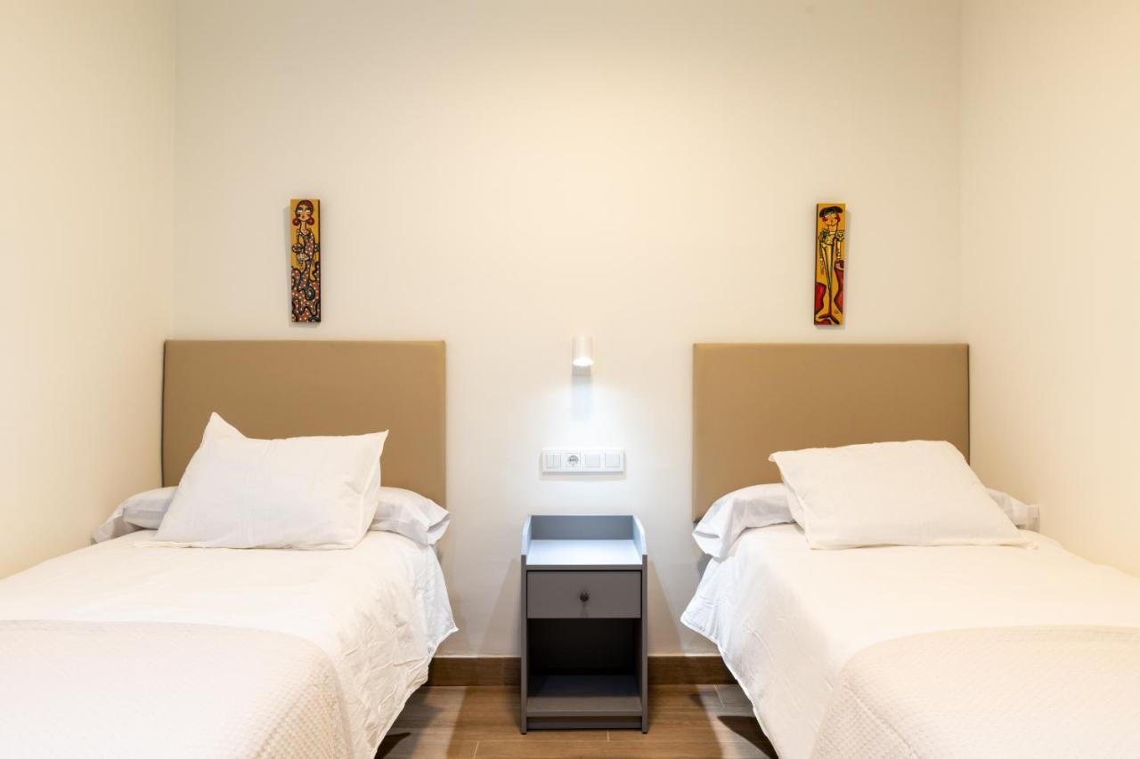 Apartamentos Cervantes 17 Seville Luaran gambar