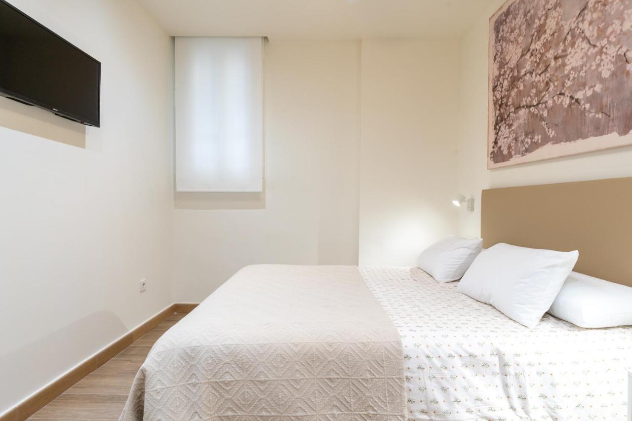 Apartamentos Cervantes 17 Seville Luaran gambar