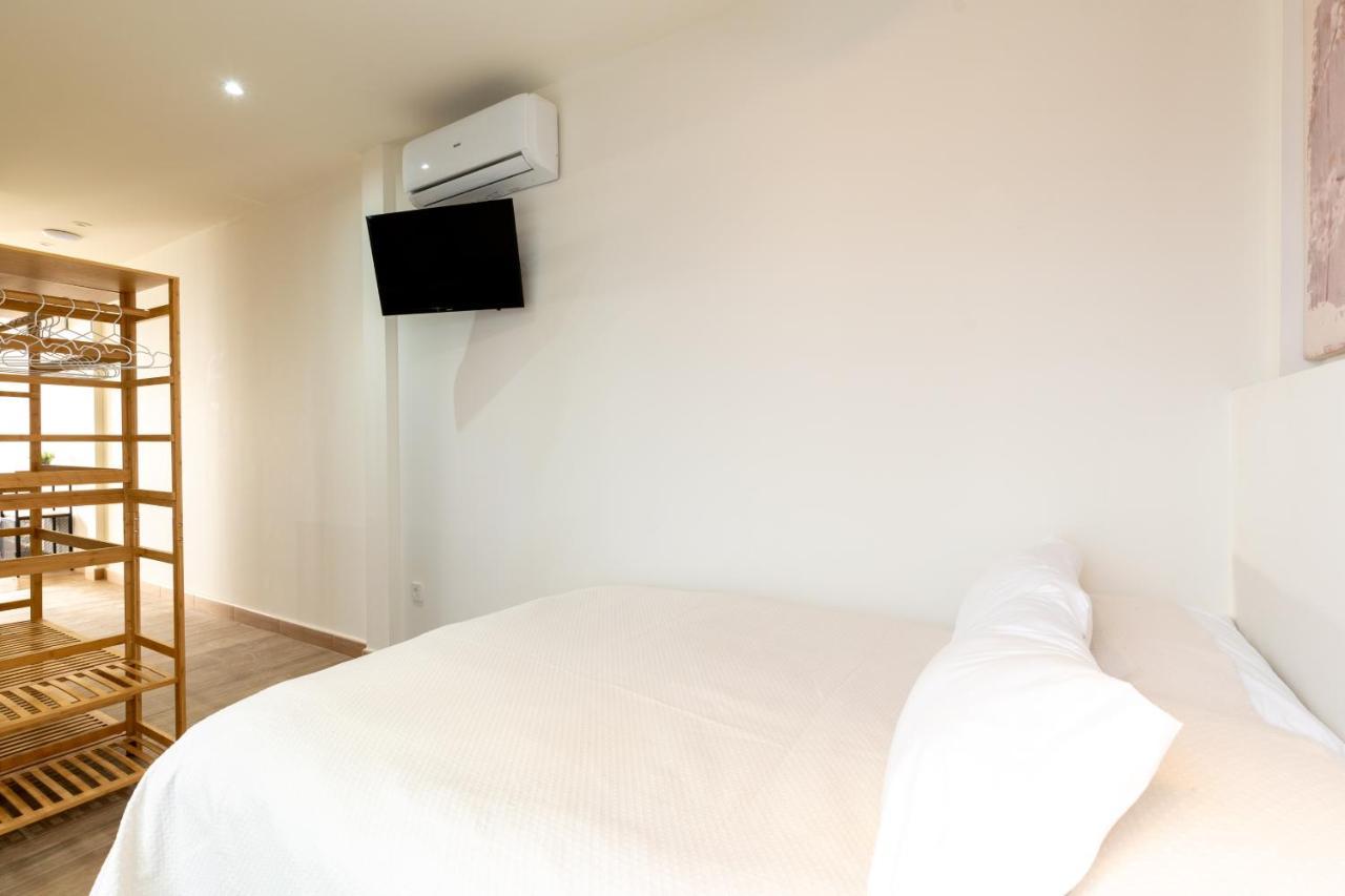 Apartamentos Cervantes 17 Seville Luaran gambar